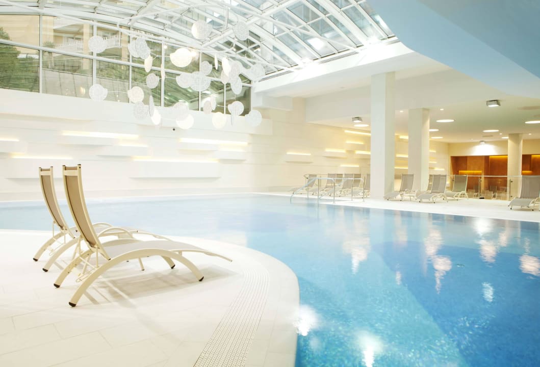 Swimming-pools with the Prehistoric Sea Wellness Hotel Apollo - LifeClass Hotels & Spa