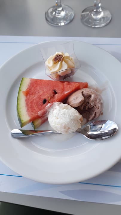 Gastro Hotel Lagomandra Beach