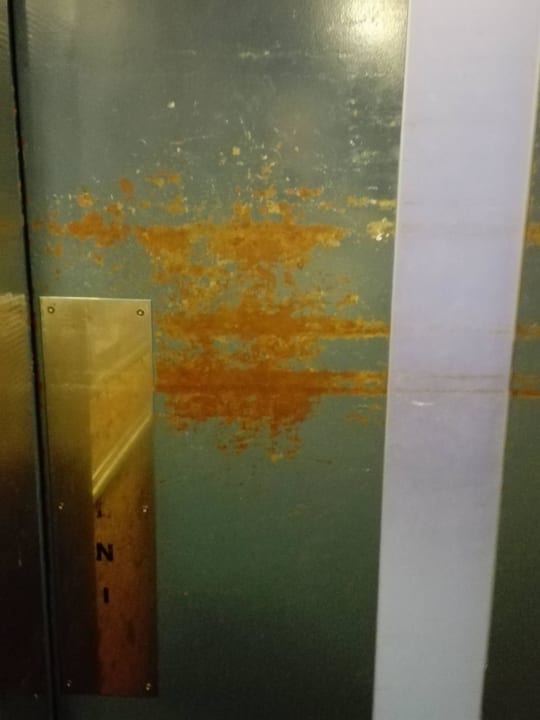 Aufzugstür Hunguest Grandhotel Galya