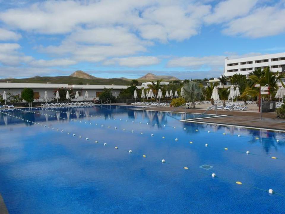 Pool Hotel Costa Calero
