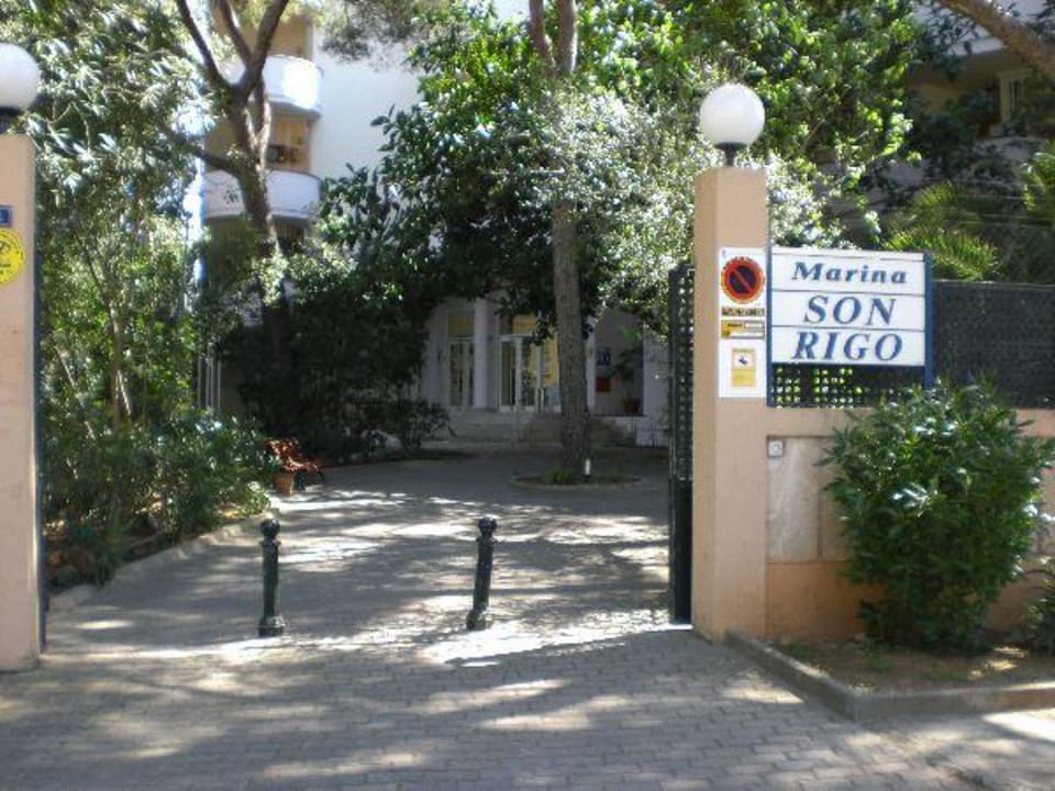 Einfahrt  Aparthotel Houm Plaza Son Rigo