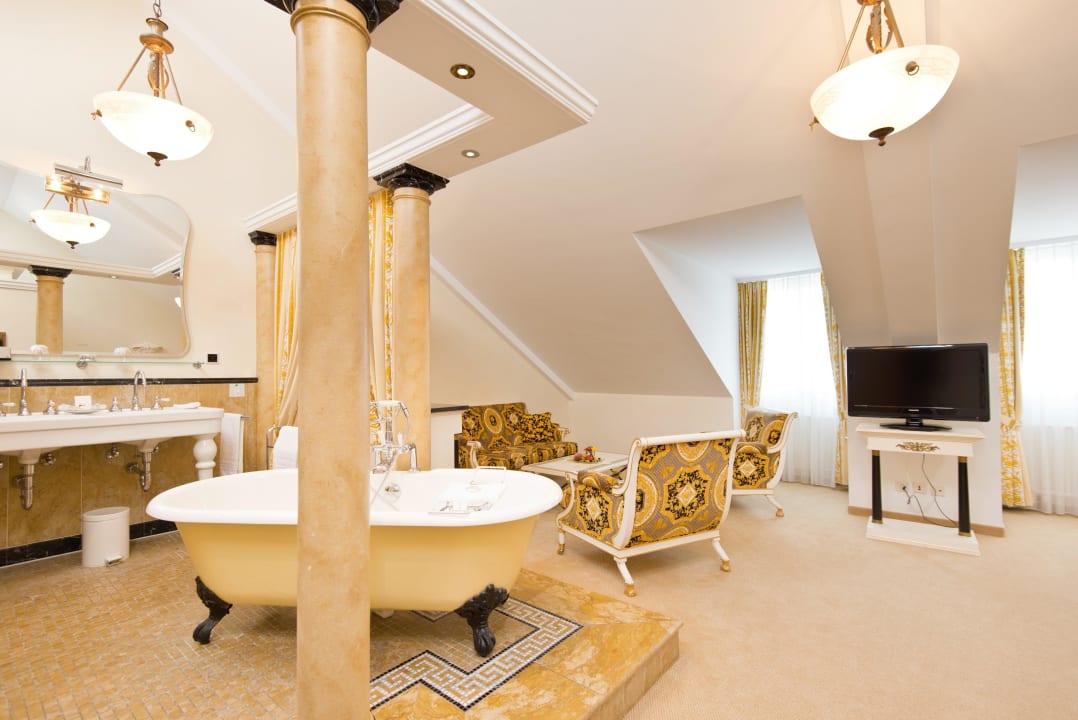 Designer Juniorsuite Versace 4* Hotel Seeburg