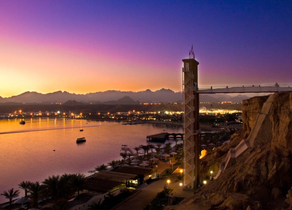 Widok plazy z klifu Pickalbatros Aqua Blu Resort - Sharm El Sheikh