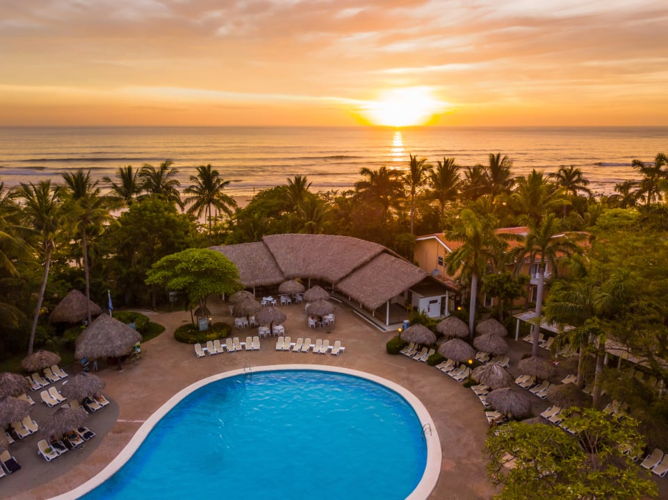 Pool Occidental Tamarindo