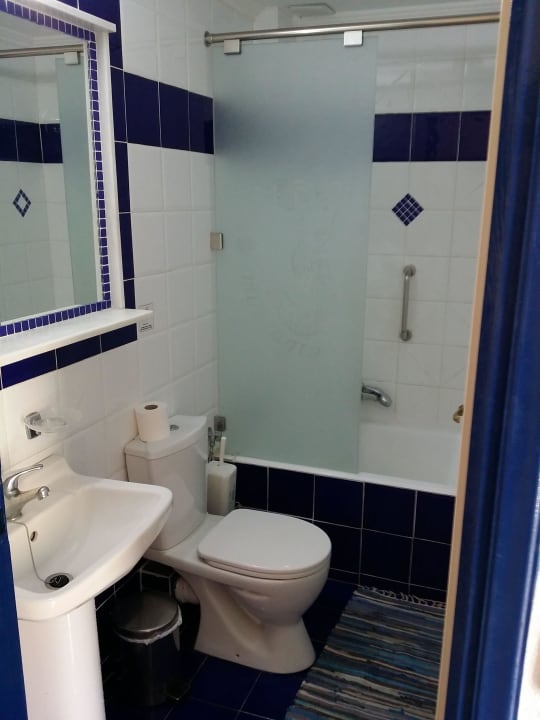 Badezimmer (sieht nur sauber aus :-( Mouragio Apartments