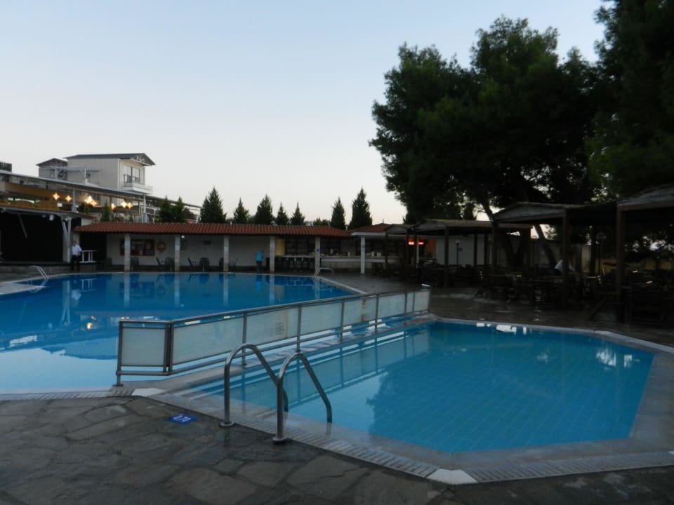 Sehr schöner Pool Hotel Portes Beach