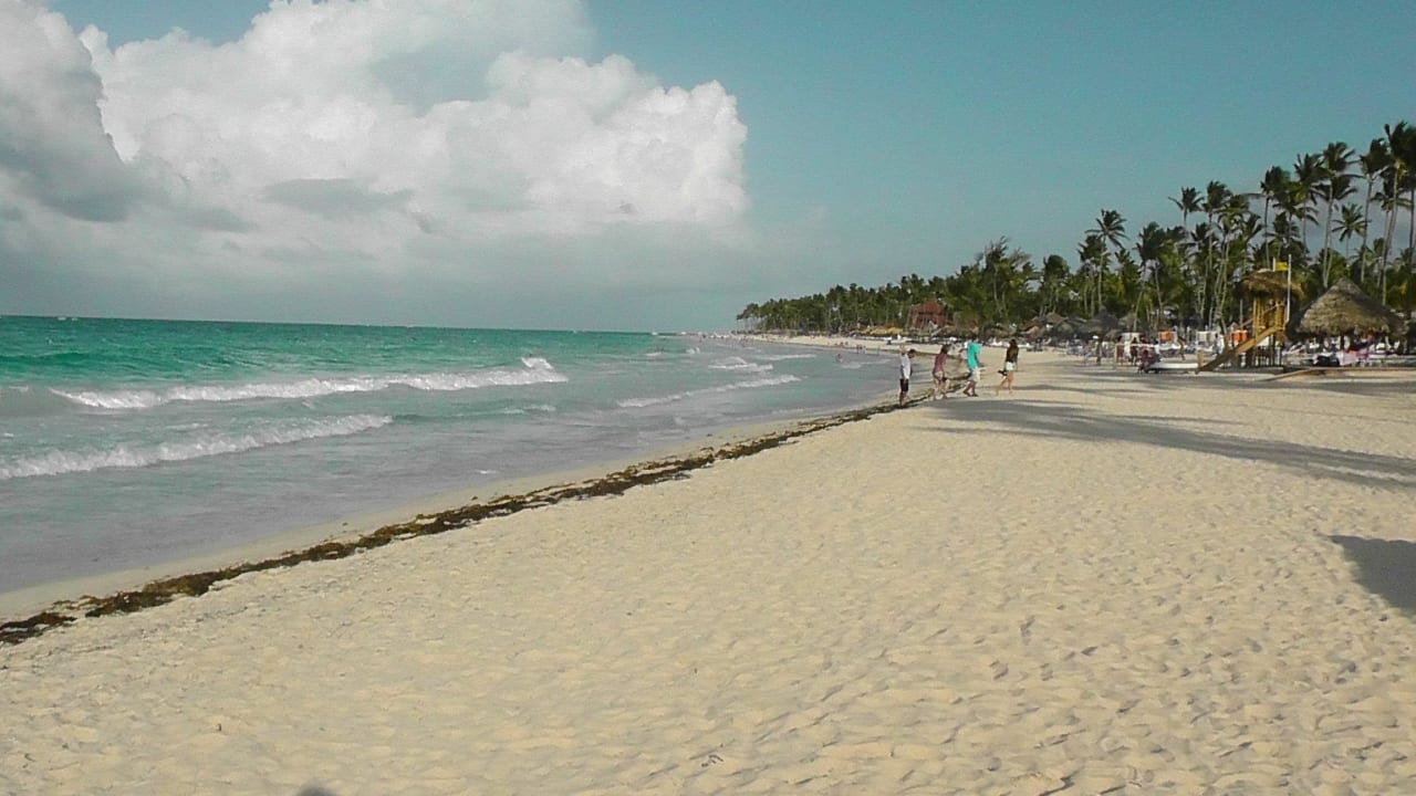 Bavaro Strand hinter dem Hotel Punta Cana Princess All Suites Resort & Spa