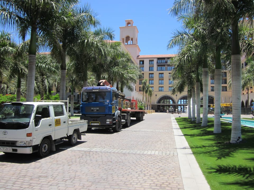 Baustelle vor dem Hotel Lopesan Costa Meloneras, Resort & Spa