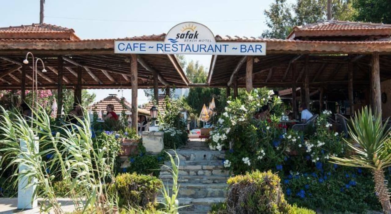 Vom Strand zur Bar As Queen Beach