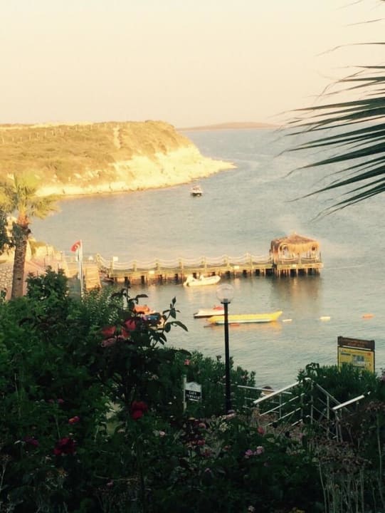 Abendlicher Ausblick zum Strand von Restaurant Anadolu Hotels Didim Club