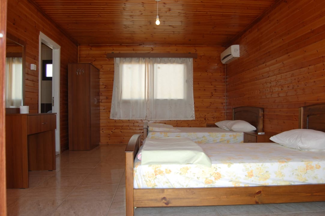 Bungalow interior Sea Bird Motel