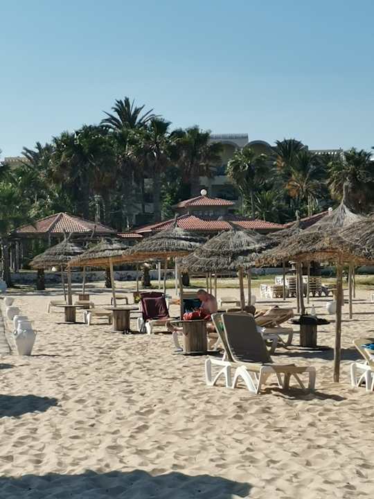 Strand Hotel Nesrine