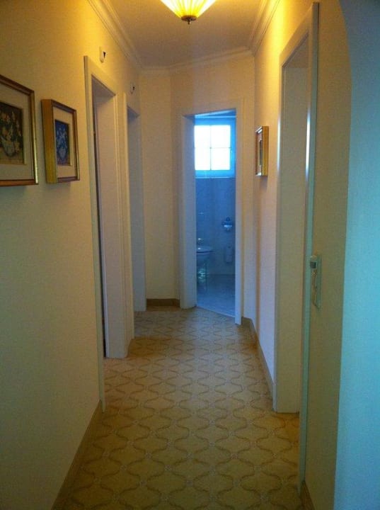 Flur zu den Schlaf- und Badezimmern Wohlfühlresort Peternhof