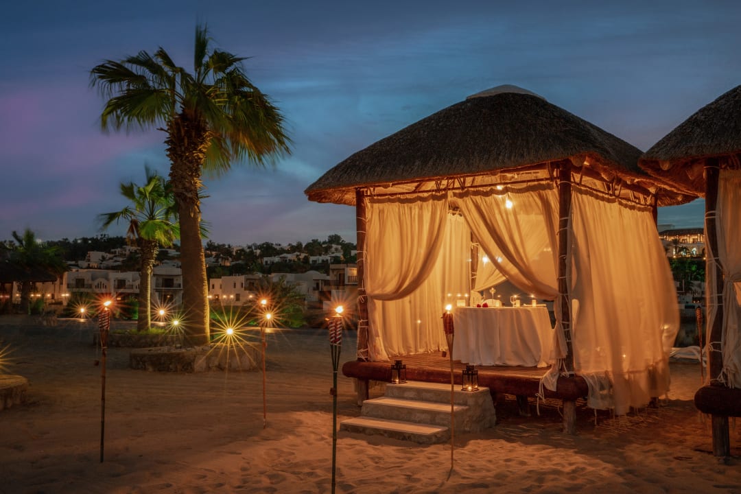 Strand The Cove Rotana Resort