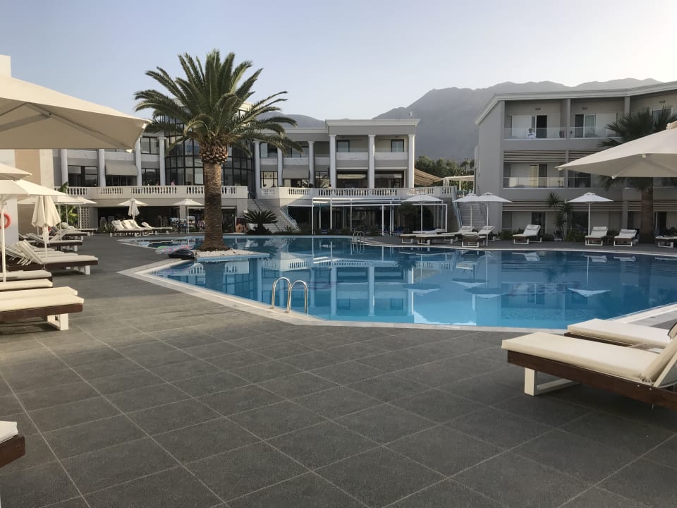 Pool Mythos Palace Resort & Spa