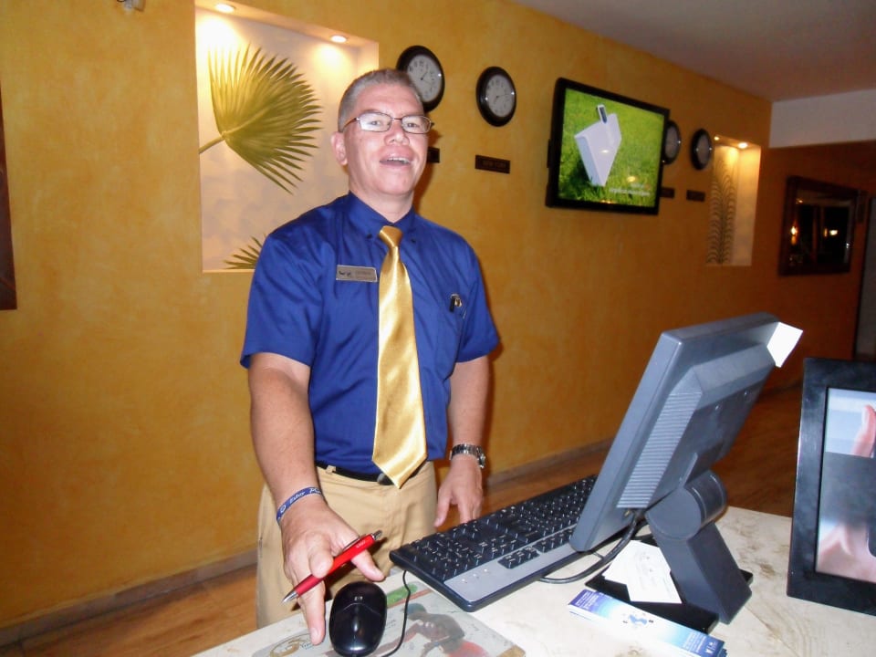 Senior Fernellis Rezeption Hotel Grand Palladium Palace Resort, Spa & Casino