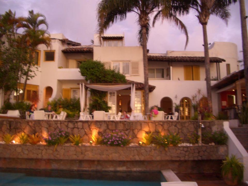 Frontansicht Hotel vom Pool Hotel Casas Brancas