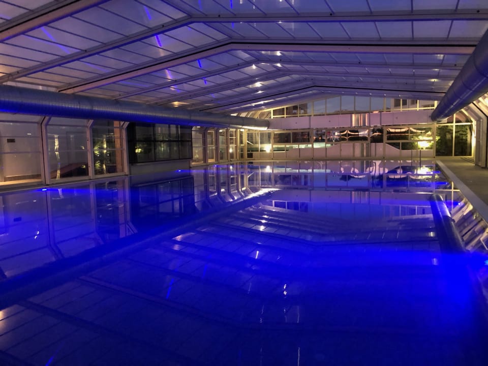 Pool Premium Beach Hotel