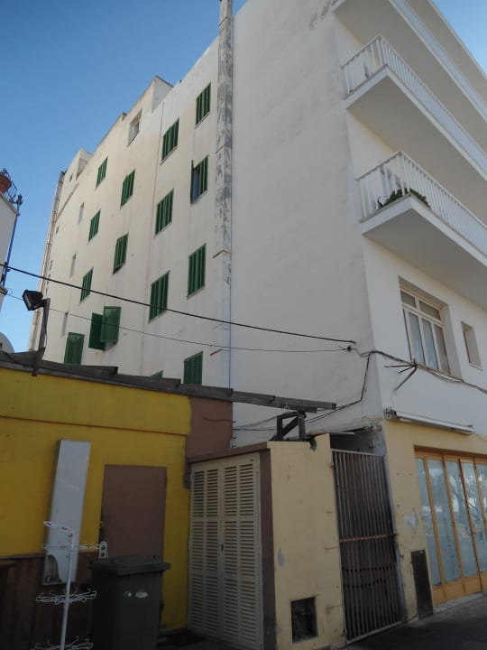 Mur fenêtre chambre solo Kyrat Amarac