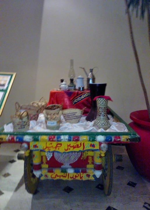 U jídelny Malikia Resort Abu Dabbab