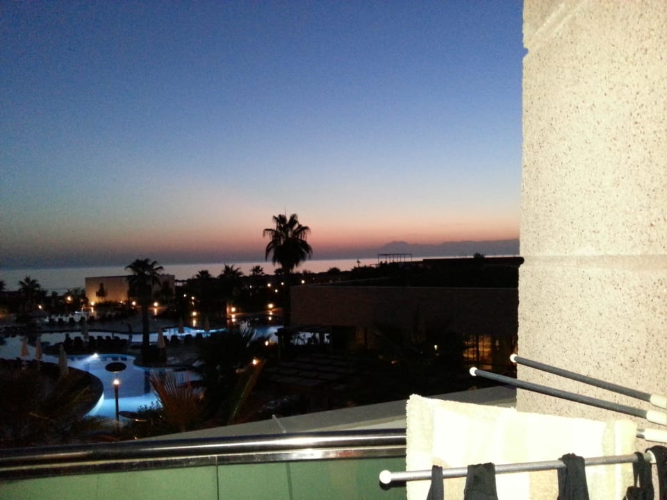 Der wunderschöne Abendhimmel Sherwood Dreams Resort