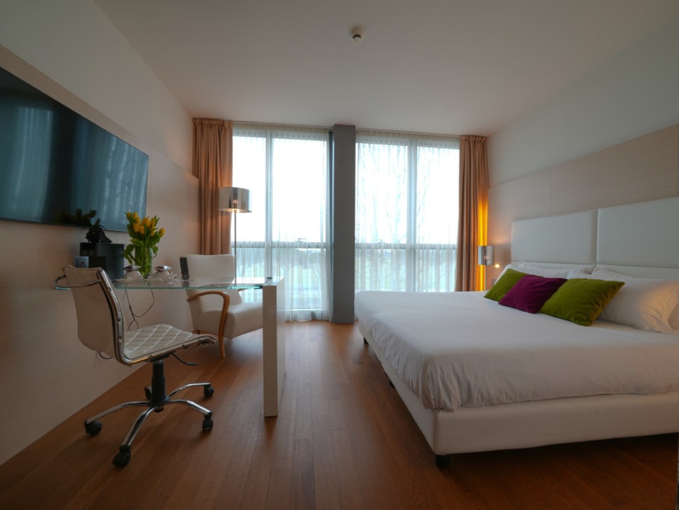 Zimmer Pisa Tower Plaza