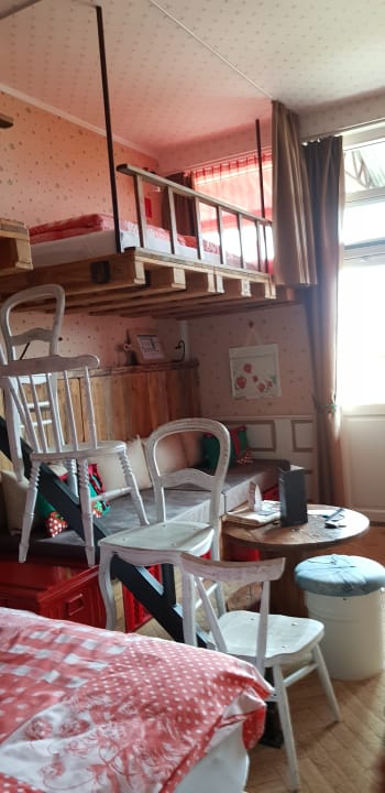 Zimmer Alles Paletti Karls Upcycling Hotel