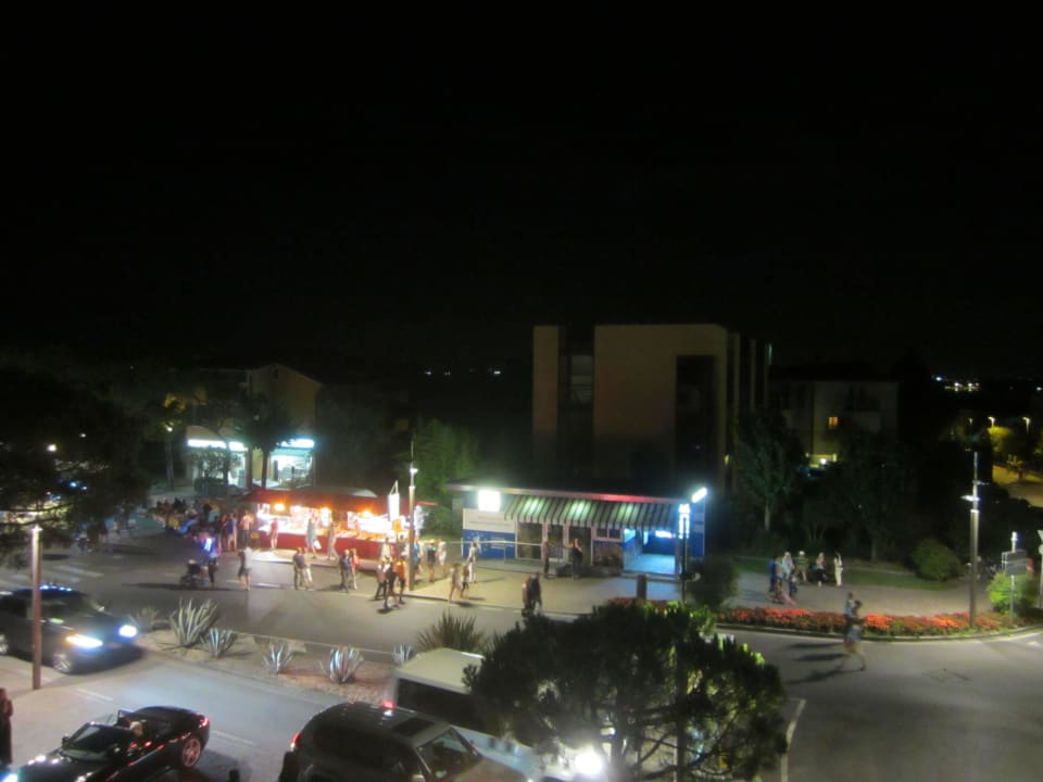 Blick vom Zimmer nachts Hotel Azzurra