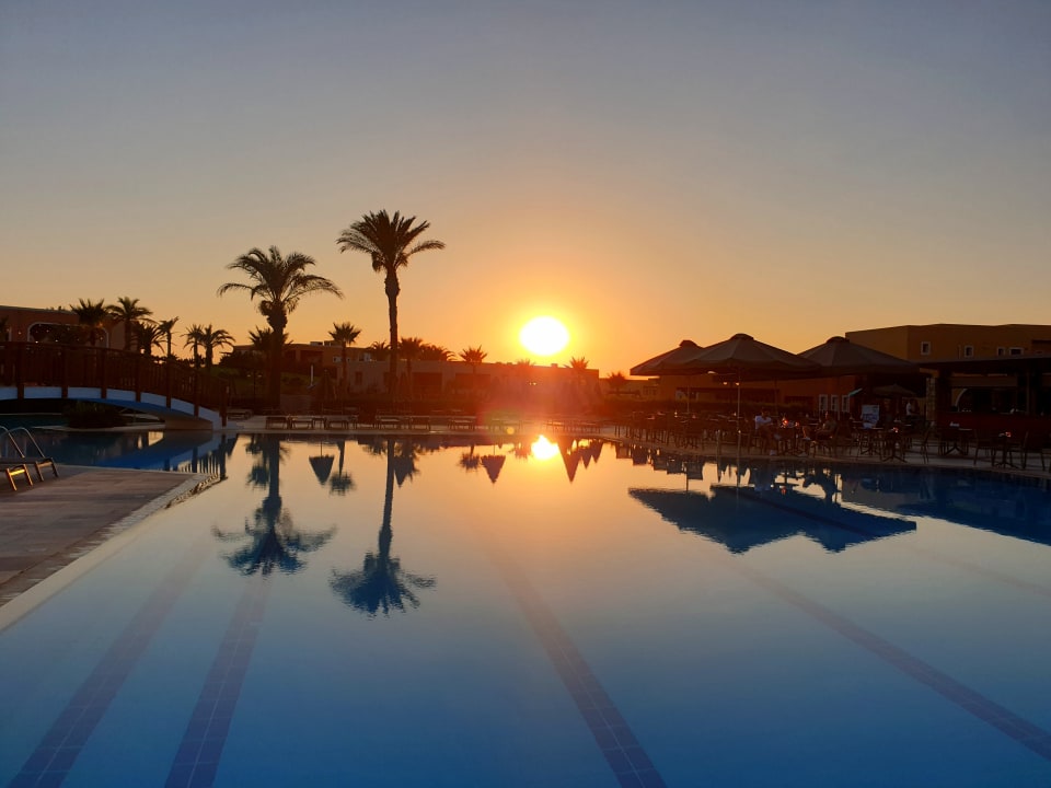 Pool Hotel Horizon Beach Resort