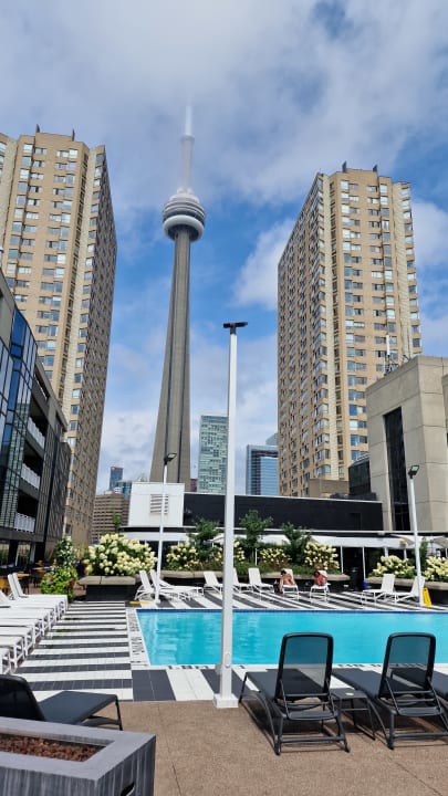 Pool Radisson Hotel Admiral Toronto-Harbourfront