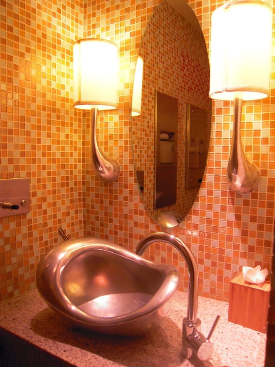 WC in der Lobby Renaissance Hotel New York Times Square