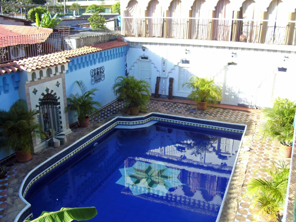Poolanlage im Innenhof Hotel Posada Shalimar