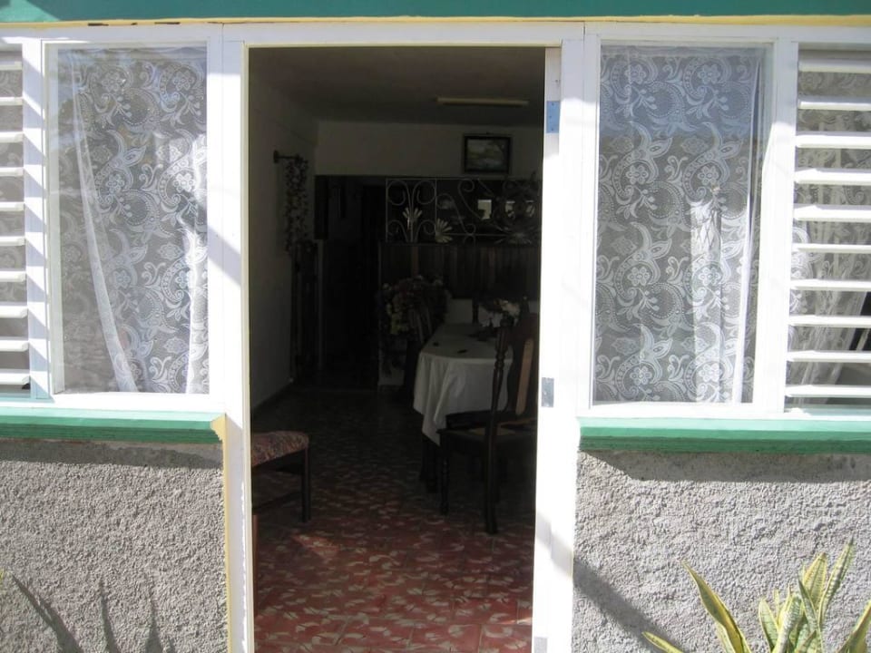 Seperater Eingang im Innenhof Gelacio y Lourdes (Hostal)