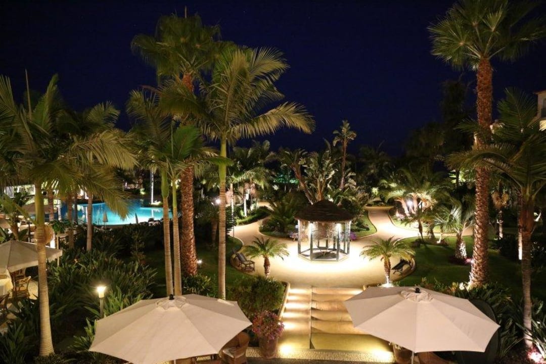 Blick von Terrasse bei Nacht Hotel Porto Mare - PortoBay