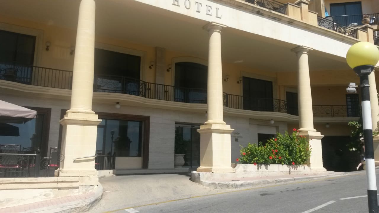 Außenansicht Grand Hotel Gozo
