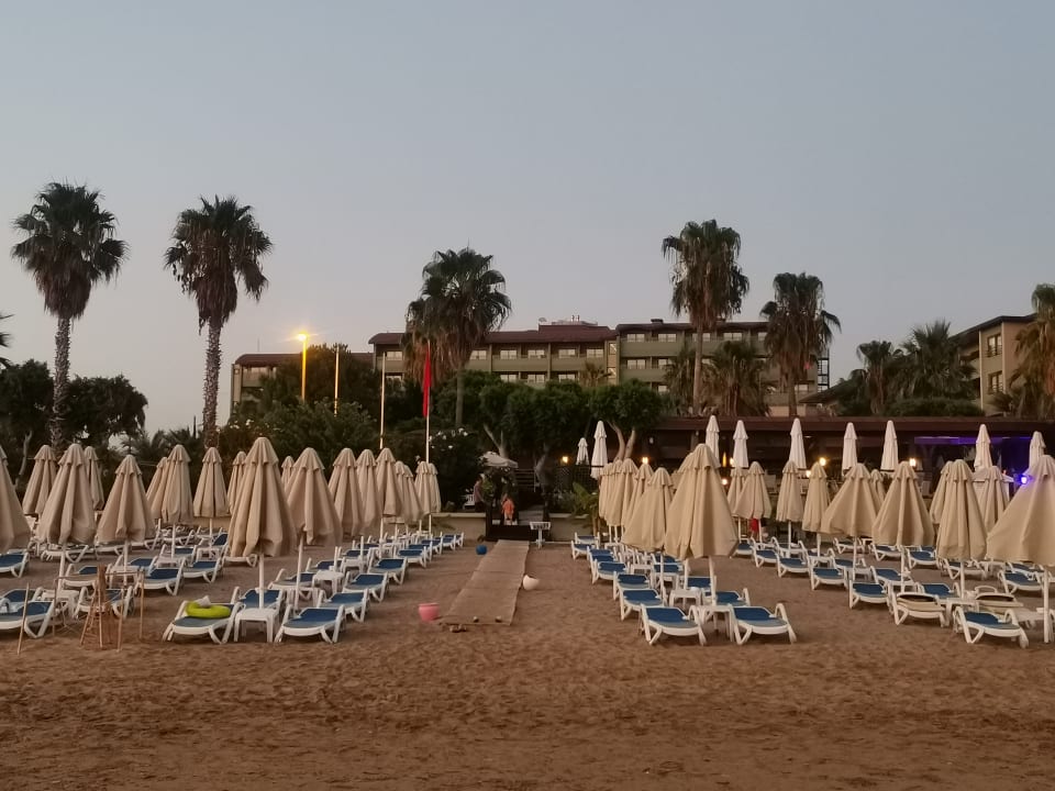 Strand Hotel Grand Side