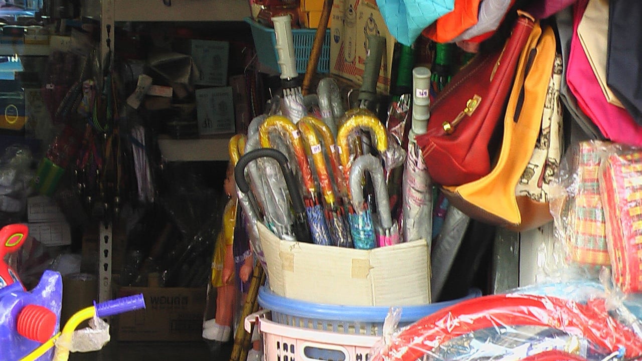 Keine Regenschirme im Zimmer Hotel Phuket Merlin