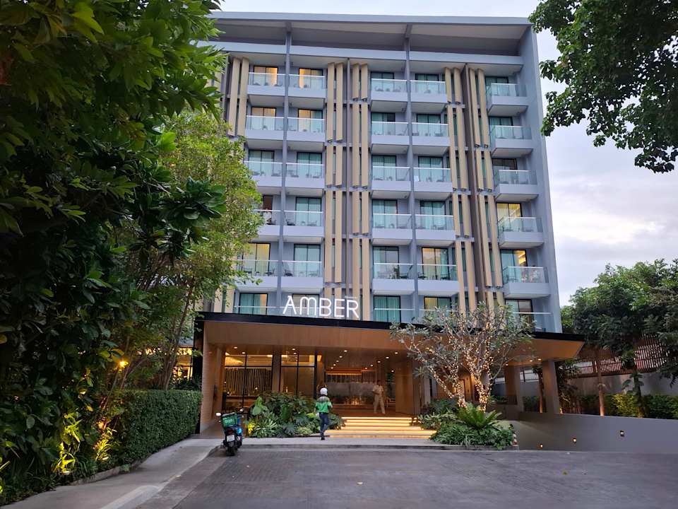 Außenansicht Hotel Amber Pattaya