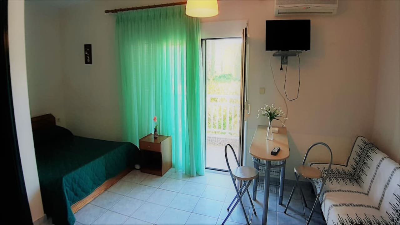 Zimmer Xrisi's Cozy Studio