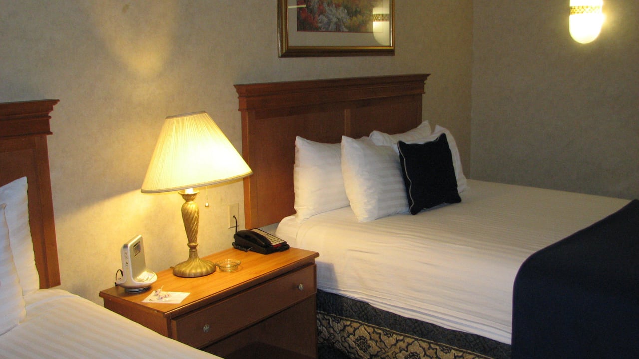 Suite Hotel d’Lins Ontario Airport