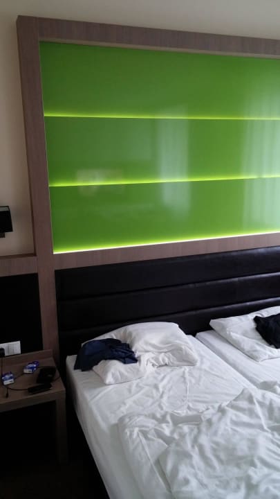 Beleuchtung am Bett Holiday Inn - the niu, Fusion Hamburg St. Georg