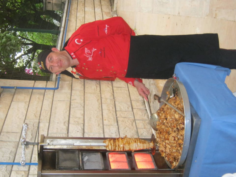 Der Chefkoch am Grill  Havana Hotel