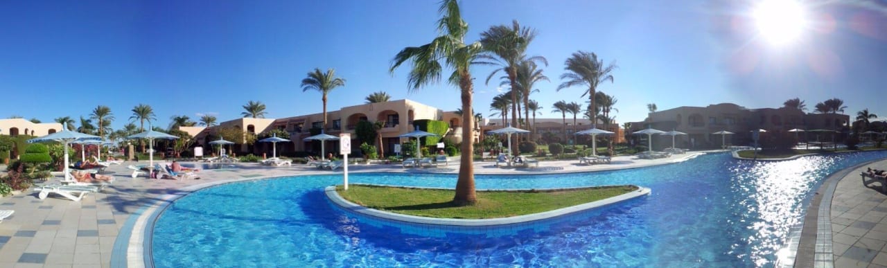 Панорама бассейна Ali Baba Palace Resort