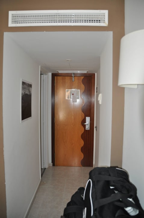 Eingangsbereich im Zimmer Minura Cala Galdana & Apartamentos d'Aljandartos d'Aljandar