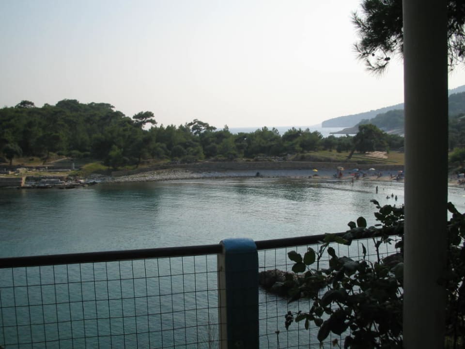 Blick von der Terrasse an der archäologischen Stät Gorgona Rooms