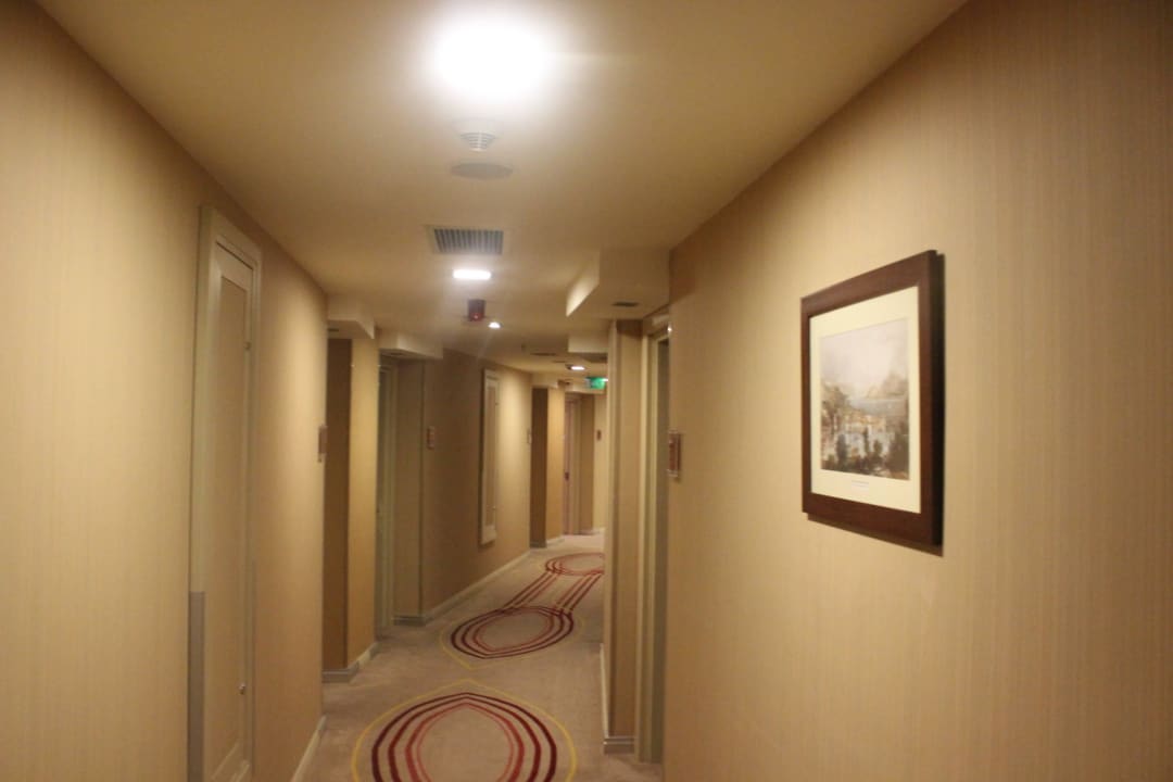 Eighth floor hallway Delta Hotels Istanbul West