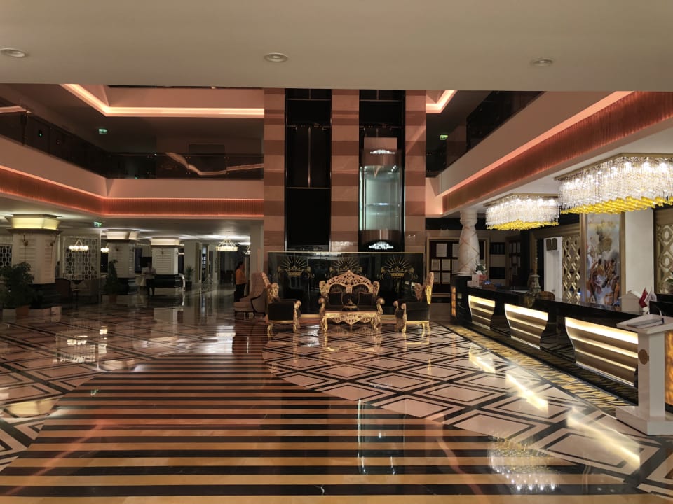 Lobby Mary Hotel Side