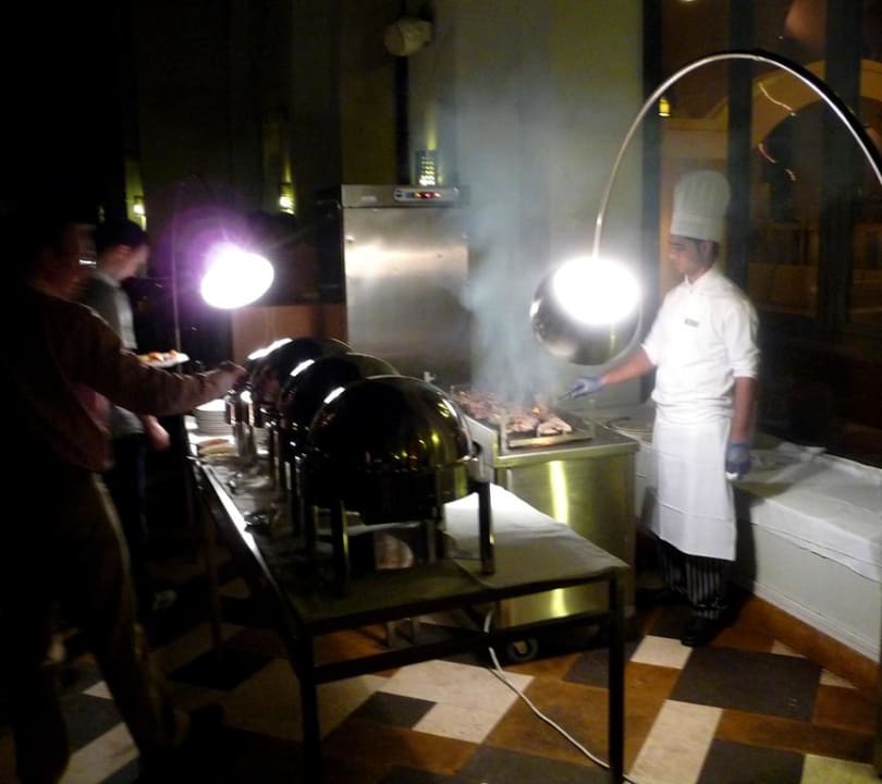 Showcooking zum Dinner The Cove Rotana Resort