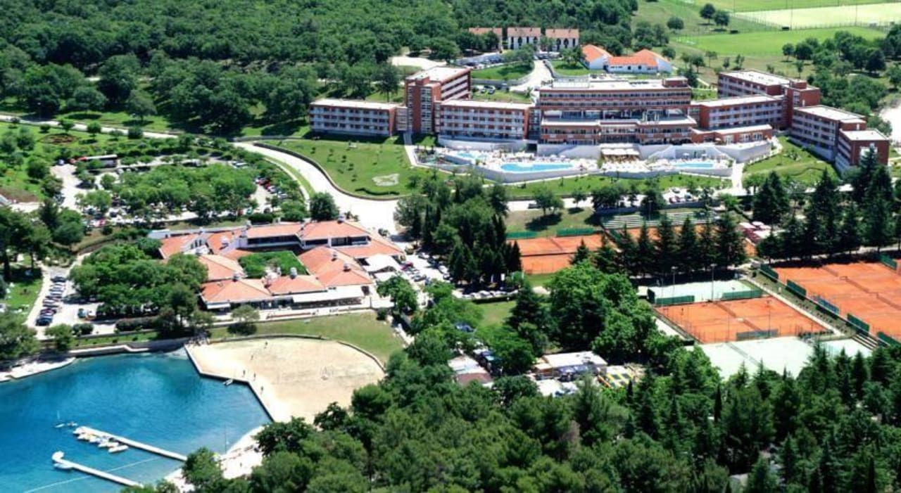 Hotelanlage nahe am Meer Hotel Albatros Plava Laguna