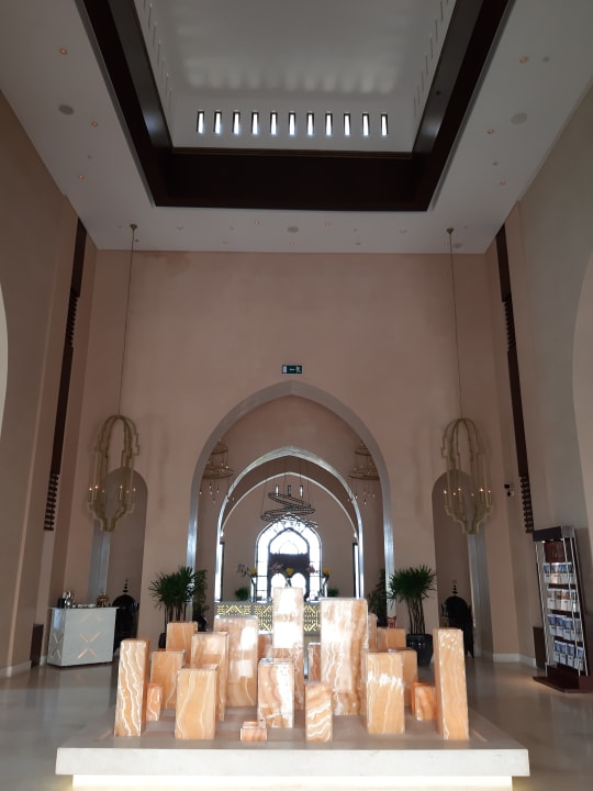Lobby Salalah Rotana Resort
